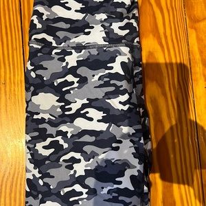 Fabletics Blue Camo leggings Small
